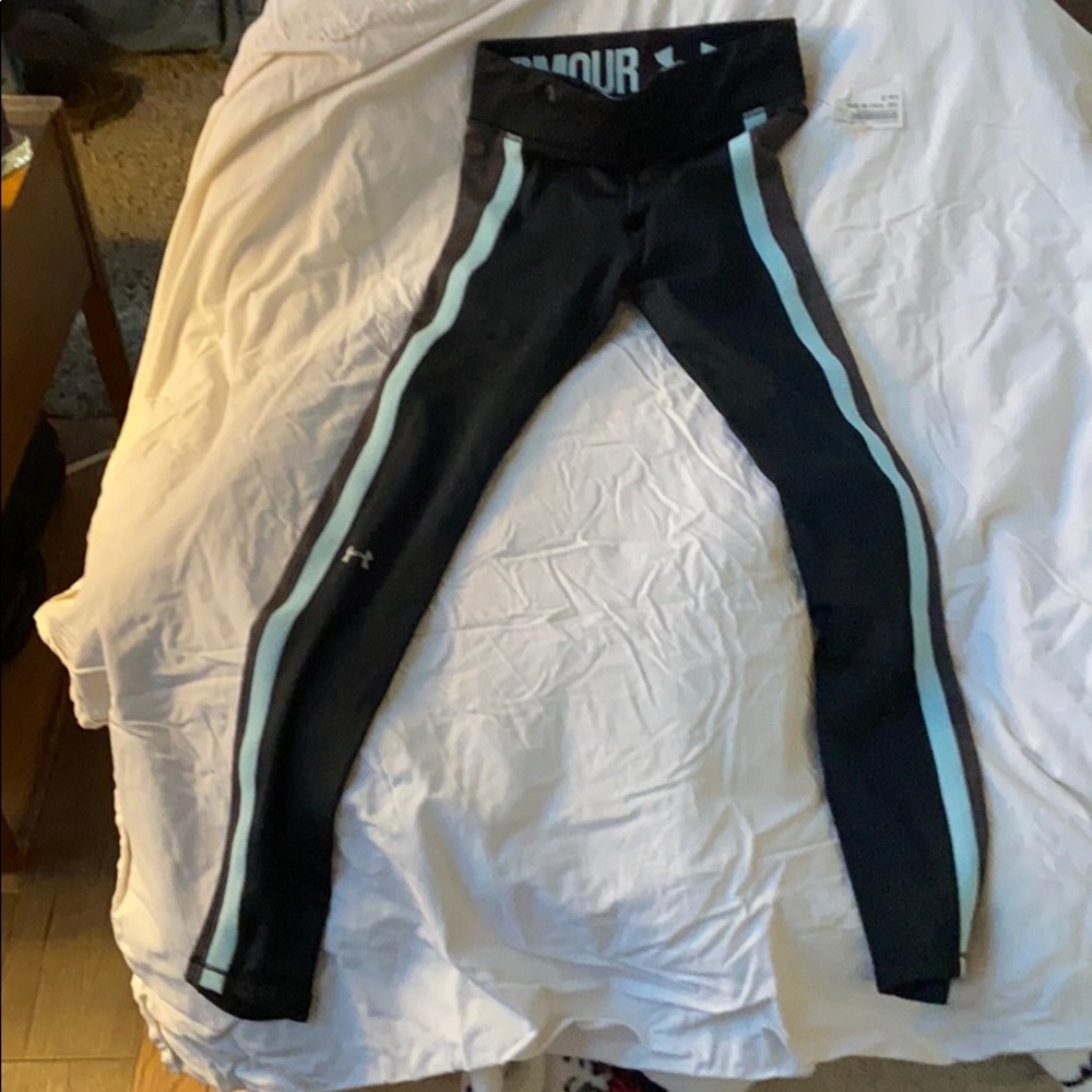 Black under armor leggings